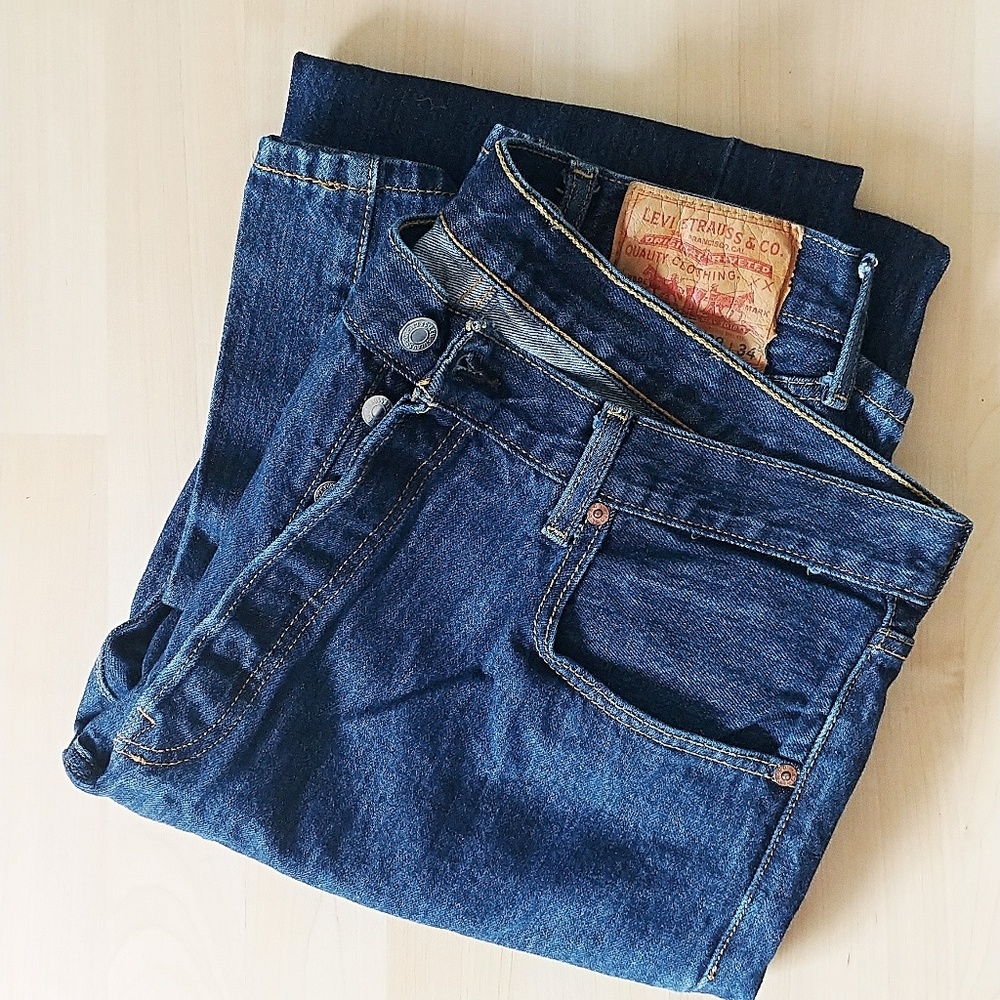 Men's Levi's 501 dark wash button fly 38 x 34